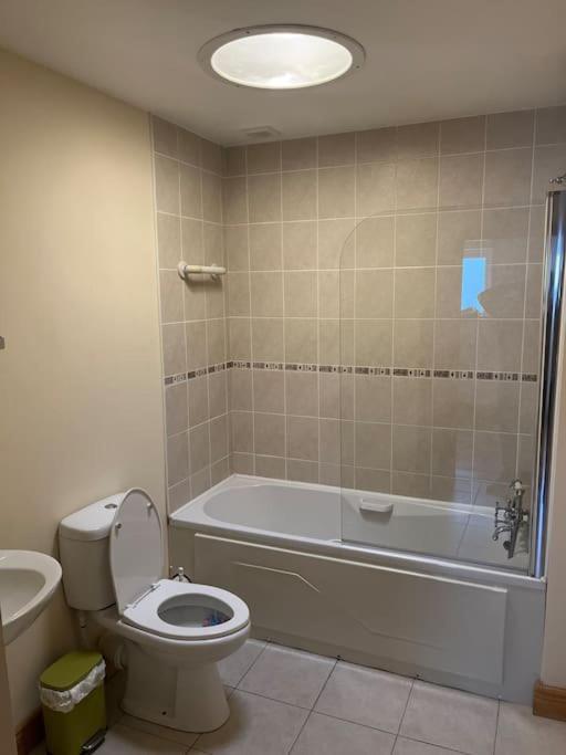 Villa Modern 4 Bed House In Town Tubbercurry Esterno foto