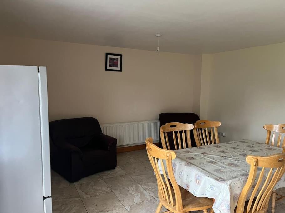 Villa Modern 4 Bed House In Town Tubbercurry Esterno foto