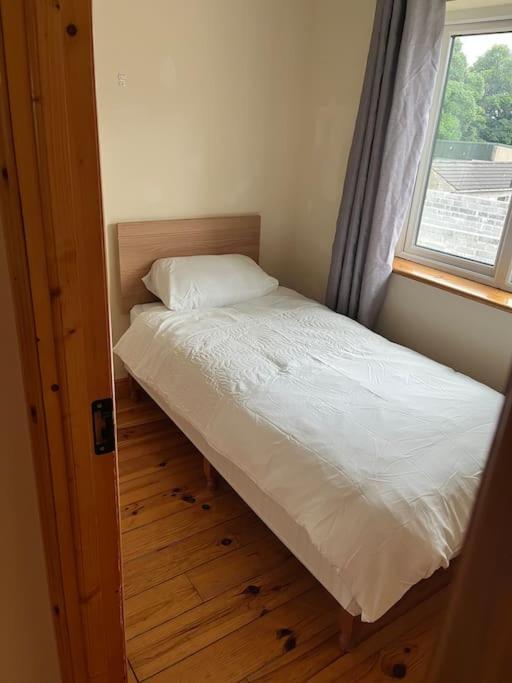 Villa Modern 4 Bed House In Town Tubbercurry Esterno foto